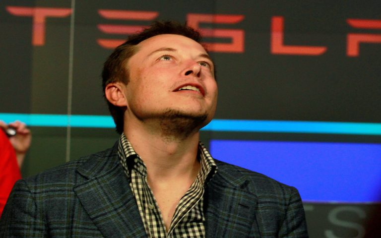 Μήνυση επενδυτή της Tesla στον Ε. Μασκ… για τα tweets του