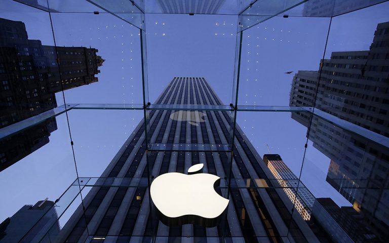 CNN: Τι «λέει» η μετοχή της Apple για την πορεία των αγορών