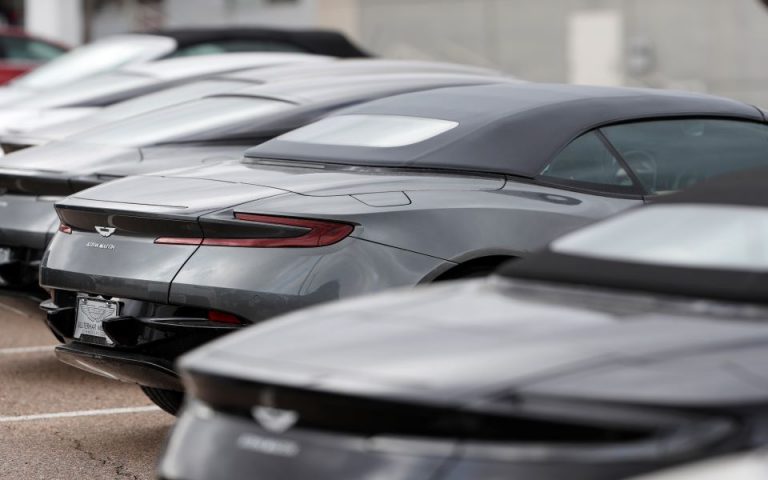 Aston Martin: Διάλεξε τη Βρετανία για την κατασκευή των ηλεκτρικών μοντέλων της