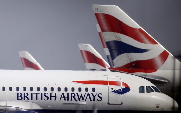 Voucher ή επιστροφή χρημάτων; Οι πελάτες των Ryanair και British Airways στη Βρετανία έχουν μόνο μία επιλογή