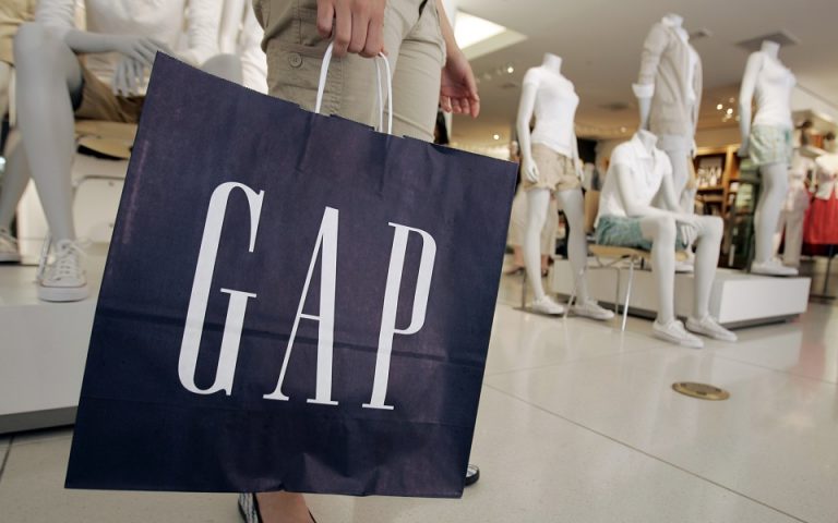 Gap: Απολύθηκε η CEO – Δεν μπόρεσε να τη σώσει