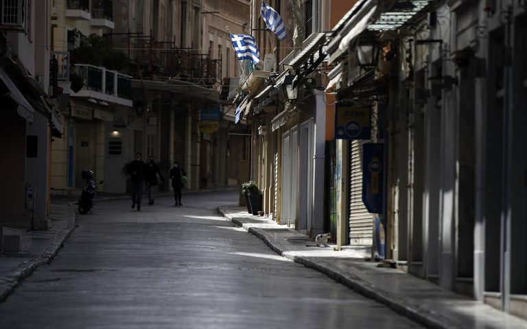 Αλκ. Βατόπουλος: Δύσκολο να ανοίξει το λιανεμπόριο με 2.000 κρούσματα
