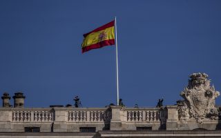 Ισπανία: Προηγείται στις δημοσκοπήσεις το Λαϊκό Κόμμα της Αντιπολίτευσης