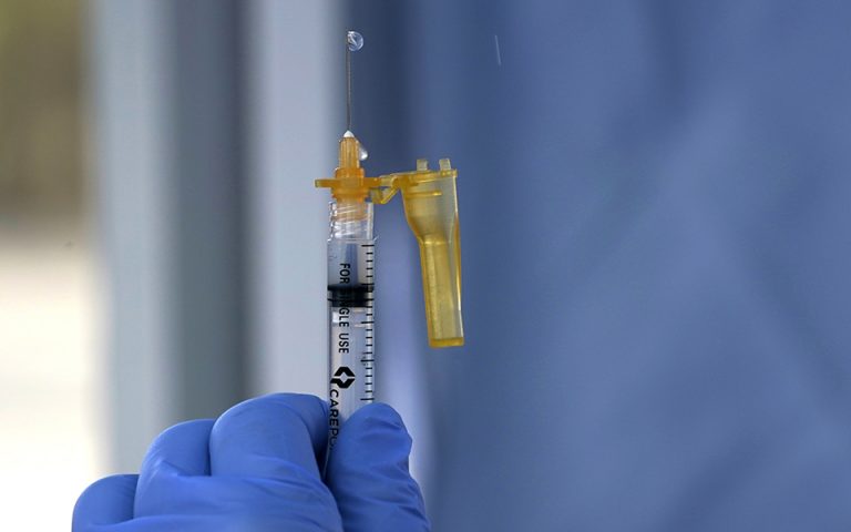 Moderna: Δοκιμάζει σε εθελοντές το εμβόλιο κατά της νοτιοαφρικανικής μετάλλαξης