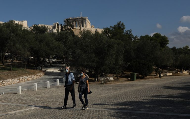 Βασιλακόπουλος: Αν μείνουμε Αθήνα το Πάσχα τα κρούσματα θα αυξηθούν