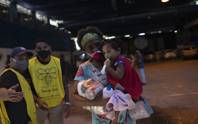 BBC: Γιατί η Covid έχει σκοτώσει 1.300 μωρά στη Βραζιλία