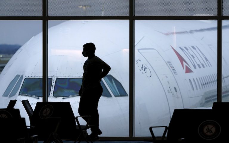 Delta Airlines: Επιστρέφει Αθήνα με 3 πτήσεις την ημέρα