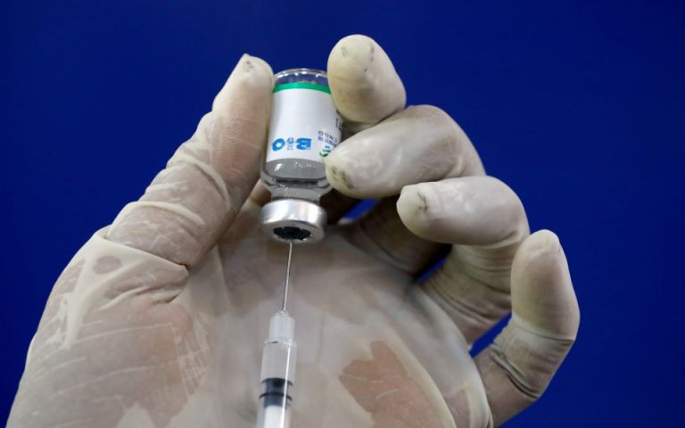 Σε μία ένδειξη αλληλεγγύης, η Γερμανία παραιτείται από 558.000 δόσεις εμβολίων