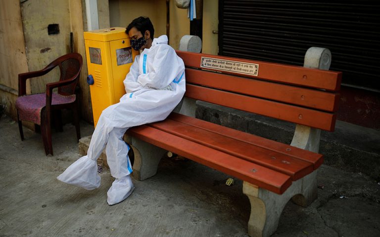 Παγκόσμιο ρεκόρ κρουσμάτων Covid – Μεγάλη έξαρση του ιού στην Ινδία