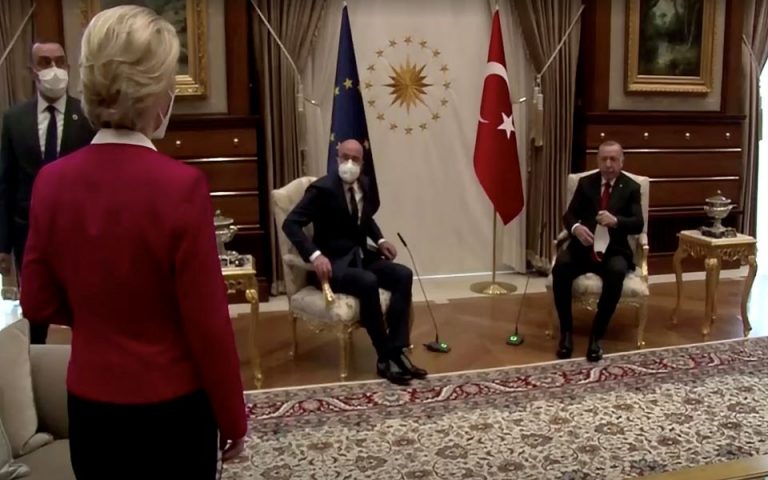 Ευρωκοινοβούλιο: Η συμπεριφορά Ερντογάν στην πρόεδρο της Κομισιόν αποτελεί πολιτική προσβολή