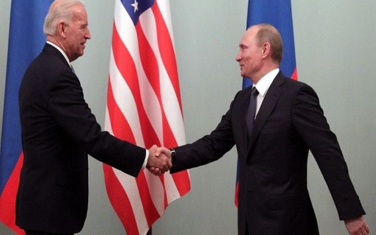 Ο Μπάιντεν πρότεινε στον Πούτιν σύνοδο κορυφής σε τρίτη χώρα