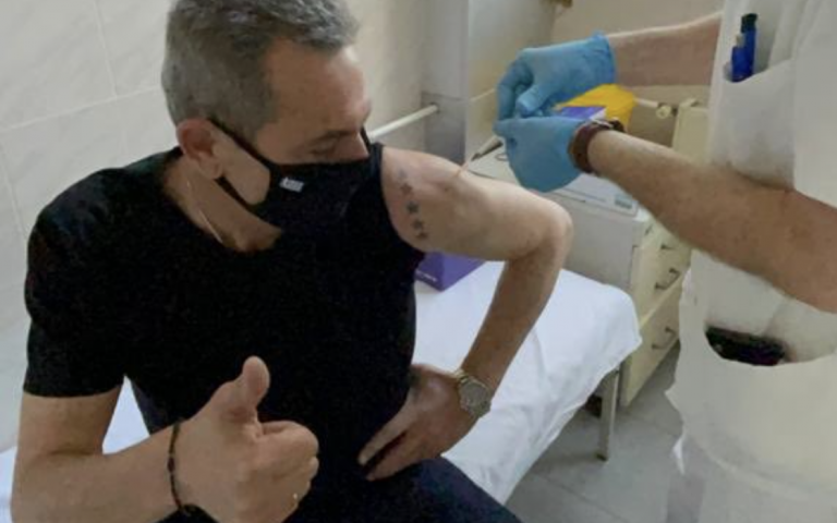 O Π. Καμμένος εμβολιάστηκε με Sputnik στη Σερβία – Το tweet του