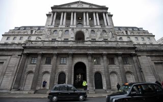 Τράπεζα της Αγγλίας: Σε υψηλό 13 ετών ανέβασε τα επιτόκια