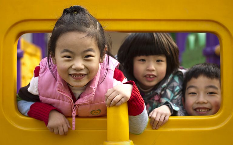N. Κορέα: Εταιρεία βρήκε τη λύση στο δημογραφικό – Δίνει 75.000 δολάρια σε όποιον υπάλληλο κάνει παιδί 
