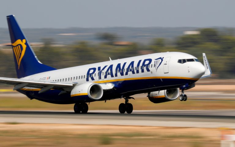 Ryanair: Προσλαμβάνει 5.000 άτομα καθώς βλέπει αύξηση 50% στην επιβατική κίνηση