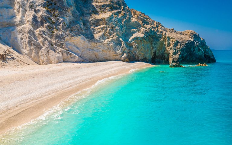Δύο ελληνικά νησιά στους καλύτερους φθινοπωρινούς προορισμούς