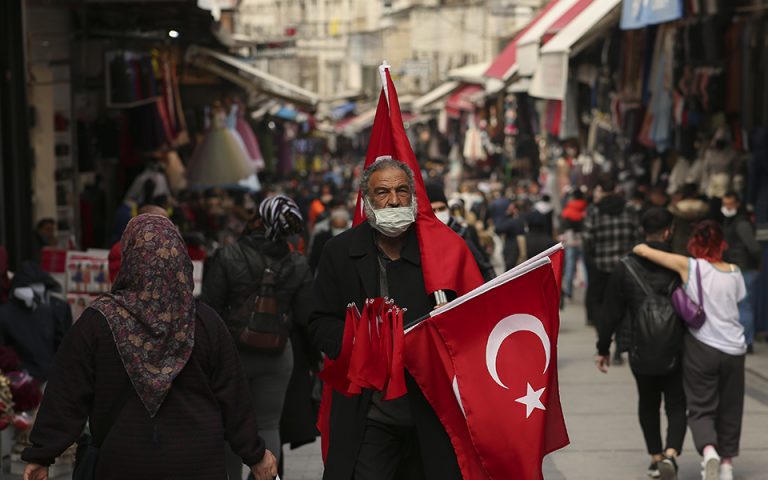 Τουρκία: Υποχρεωτικά σε λίρες το 25% των εσόδων από τις εξαγωγές