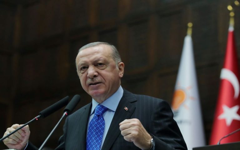 Αμερικανικά funds εγκατέλειπαν την Τουρκία, ενώ ο Ερντογάν καλούσε τις ΗΠΑ σε επενδύσεις
