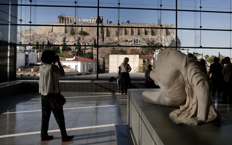Guardian: Τα γλυπτά του Παρθενώνα ανήκουν στην Ελλάδα