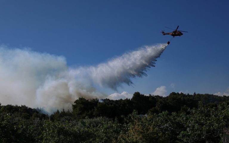 Νέα μεγάλη πυρκαγιά στην Κόρινθο – Εκκενώνονται οικισμοί