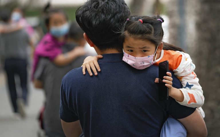Η Κίνα σχεδιάζει να άρει πλήρως τους περιορισμούς στις γεννήσεις