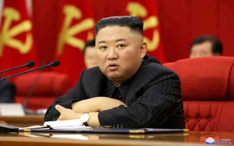 B.Κορέα: Ο ηγέτης Κιμ Γιονγκ Ουν χάνει βάρος και ο λαός ανησυχεί, λένε κρατικά ΜΜΕ