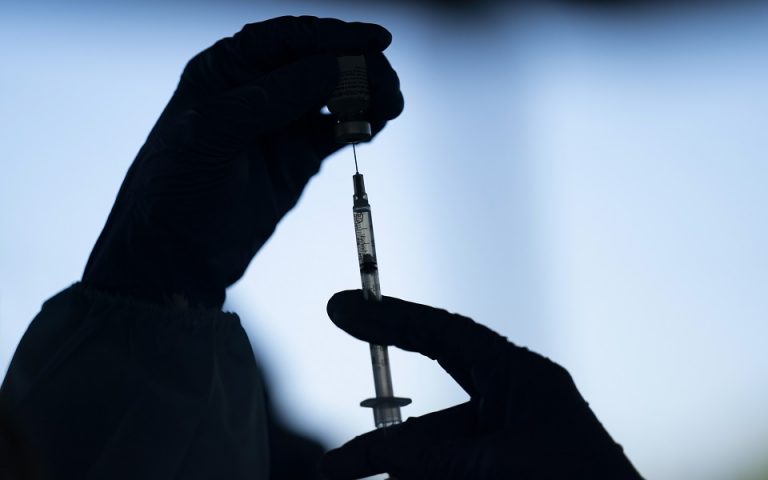 Εμβολιασμοί: 192.000 ραντεβού για την πρώτη δόση κλείστηκαν μέσα σε δύο εβδομάδες