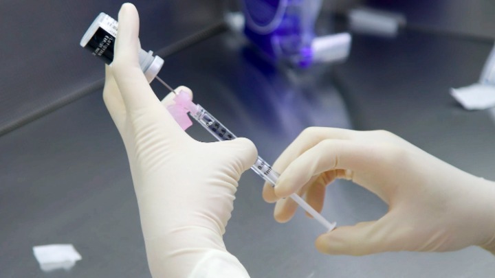 Ισραήλ: Ξεκινά κλινική δοκιμή για την τέταρτη δόση του εμβολίου