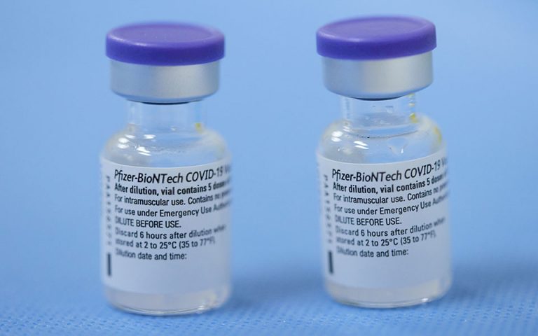 ΗΠΑ: Ειδικοί προτείνουν τον υποχρεωτικό εμβολιασμό για την Covid-19