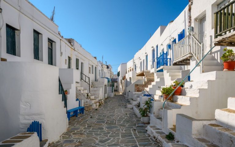 Taz για ελληνικό τουρισμό: Από τα ψηλά στα χαμηλά