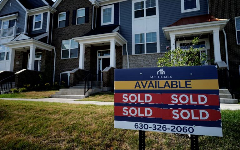 ΗΠΑ: «Σοκ πληρωμών» περιμένει τους αγοραστές κατοικιών, λόγω αύξησης των επιτοκίων