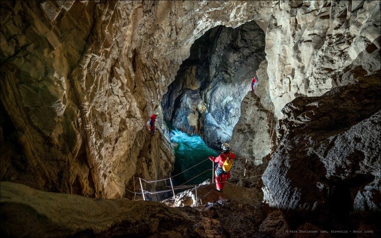 Τα μυστικά του μεγαλύτερου υπόγειου φαραγγιού της Ευρώπης