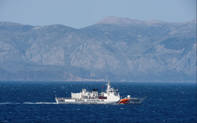 Βέμπερ: Επικίνδυνη κλιμάκωση οι πυροβολισμοί του τουρκικού πλοίου