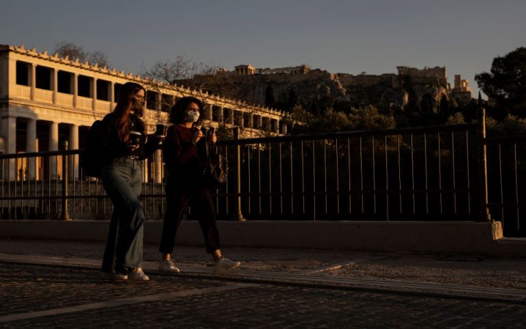 ΟΟΣΑ: Οι νέοι στην Ελλάδα ανησυχούν ότι δεν θα τα βγάλουν πέρα