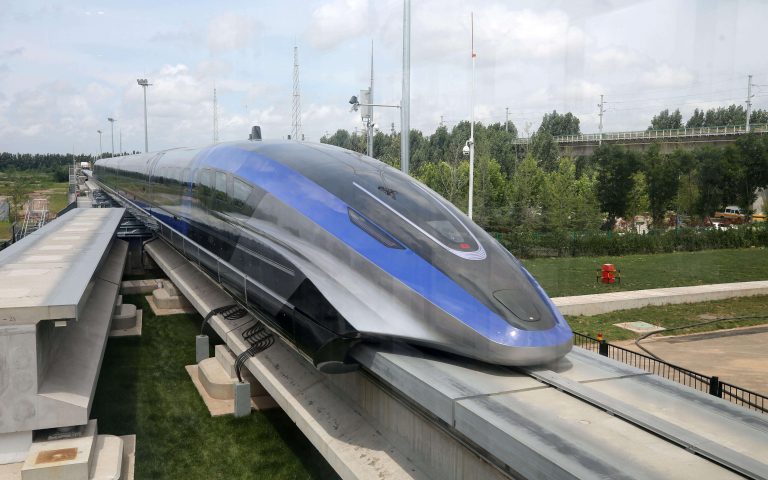 Αυτό είναι το πιο γρήγορο τραίνο στον κόσμο (βίντεο)