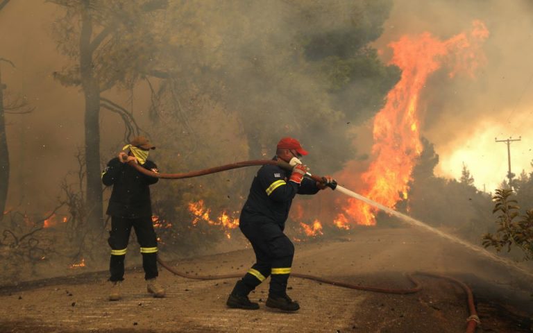 Πυρκαγιές: Η κατάσταση σε Αρχαία Κόρινθο και Νότια Εύβοια