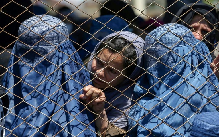 Αφγανιστάν: Η Ε.Ε. δεσμεύεται να σταματήσει τις ανεξέλεγκτες ροές μεταναστών