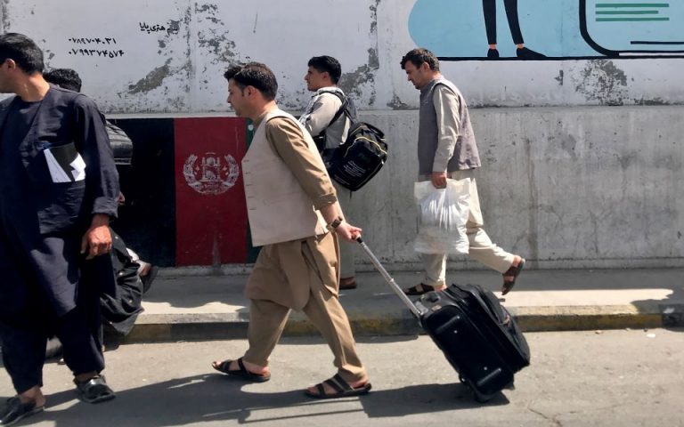 Ξανάρχισαν οι πτήσεις εκκένωσης από την Καμπούλ