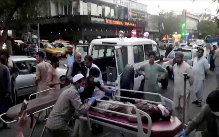 Αφγανιστάν: Τουλάχιστον 33 νεκροί σε έκρηξη σε τζαμί