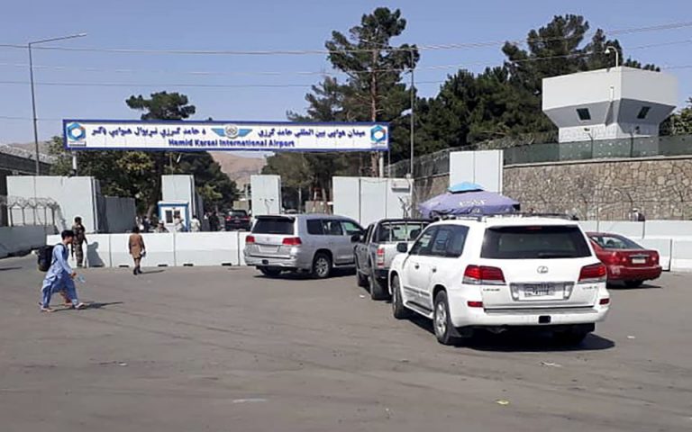 ΝΑΤΟ: Ανεστάλησαν όλες οι εμπορικές πτήσεις από το αεροδρόμιο της Καμπούλ