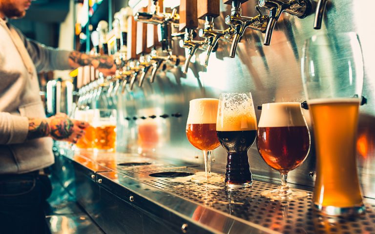 Βρετανία: Κίνδυνος για ελλείψεις στη μπύρα ενόψει Μουντιάλ 