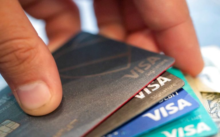 ΗΠΑ: Κοντά στα 15 τρισ.δολάρια το χρέος των καταναλωτών στο β’ τρίμηνο