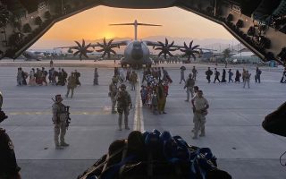 ΗΠΑ: Πολύ πιθανή μία νέα επίθεση στο αεροδρόμιο της Καμπούλ – Στην τελική ευθεία η εκκένωση