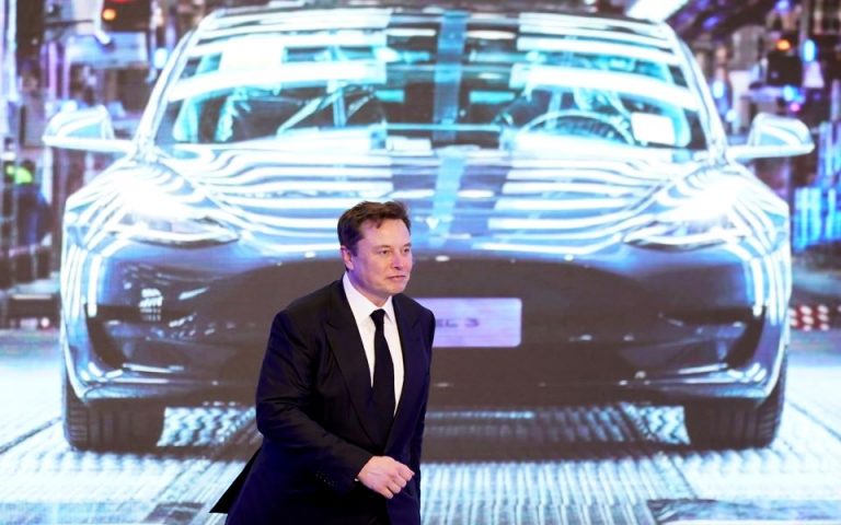 Elon Musk: Γιατί έδωσε 1 εκατ. δολάρια για να αγοράσει ένα υποβρύχιο αυτοκίνητο
