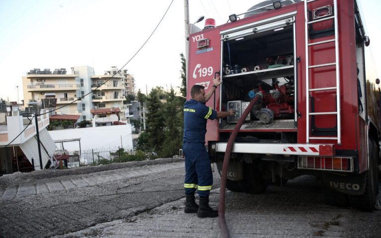 Απάντηση της Πυροσβεστικής σε ανάρτηση πολίτη για πυροσβέστη στην Εύβοια