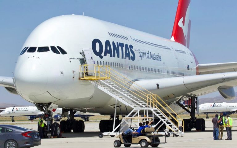 Qantas: Όλοι οι υπάλληλοι πρέπει να είναι εμβολιασμένοι