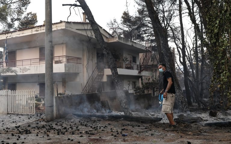 Βαρυμπόμπη: Σοβαρές ζημιές σε 76 σπίτια και 27 επιχειρήσεις λόγω της πυρκαγιάς