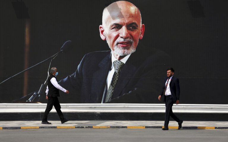 Αφγανιστάν: Στο Αραβικά Εμιράτα κατέφυγε ο πρόεδρος Γάνι
