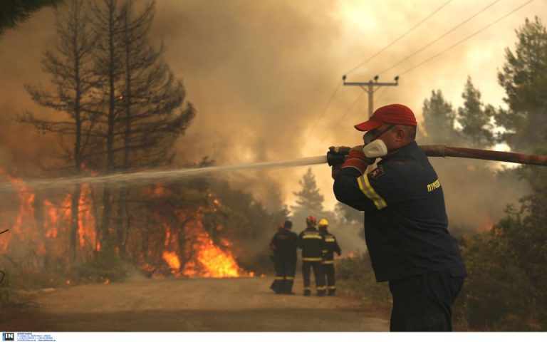 Copernicus: «Ακραίος κίνδυνος» πυρκαγιάς στην Ελλάδα σήμερα