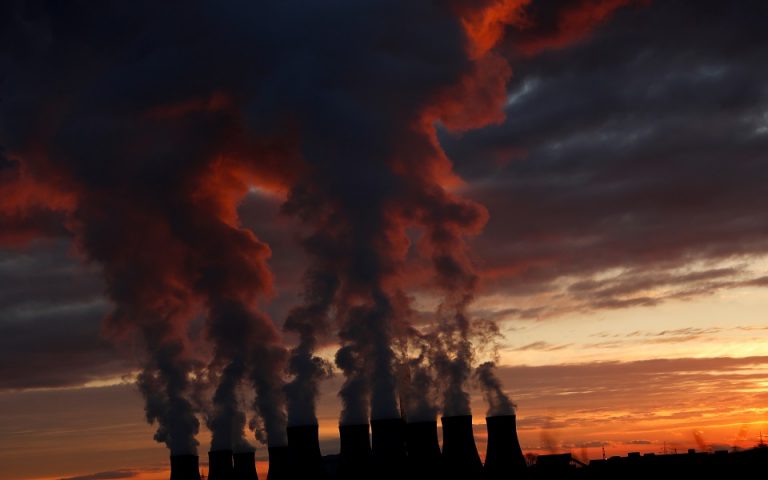 PwC: Πενταπλάσια ταχύτητα μείωσης εκπομπών CO2 για να επιτευχθεί η Συμφωνία του Παρισιού